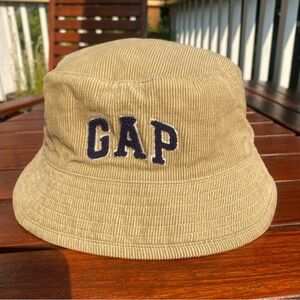 M/L - $10 add-on Gap lined cordoroy bucket hat